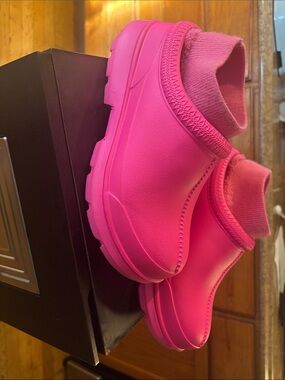 UGG Tasman X Hot Pink.